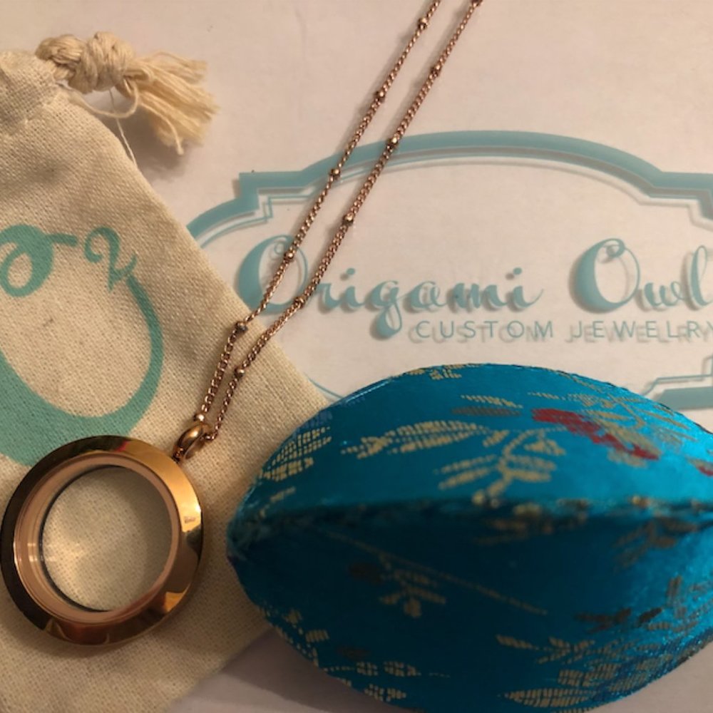 Origami Owl Medium Rose Gold Locket + Chain